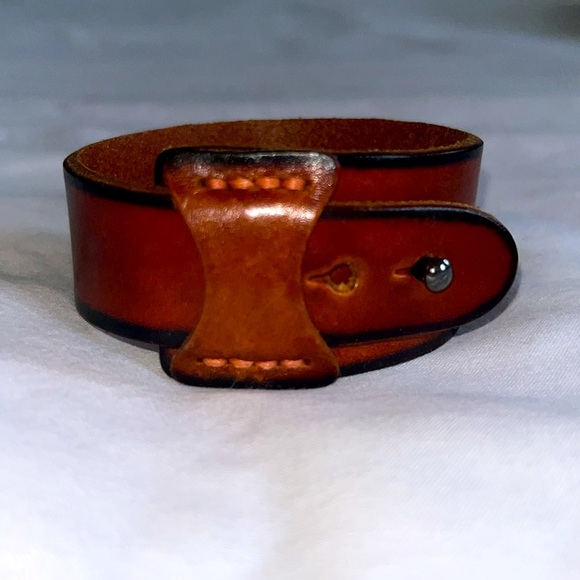 Plunder Leather Cuff - Picture 2 of 3